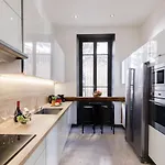Stylish Town House With 3 Bedrooms And Private Parking カンヌ