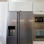 アパート Stylish Town House With 3 Bedrooms And Private Parking *