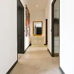 Stylish Town House With 3 Bedrooms And Private Parking アパート カンヌ