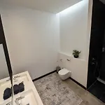 アパート Stylish Town House With 3 Bedrooms And Private Parking *