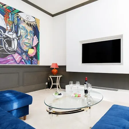 Stylish Town House With 3 Bedrooms And Private Parking Канны