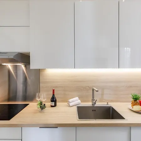 Appartement Stylish Town House With 3 Bedrooms And Private Parking Cannes