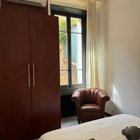 Stylish Town House With 3 Bedrooms And Private Parking * 칸느